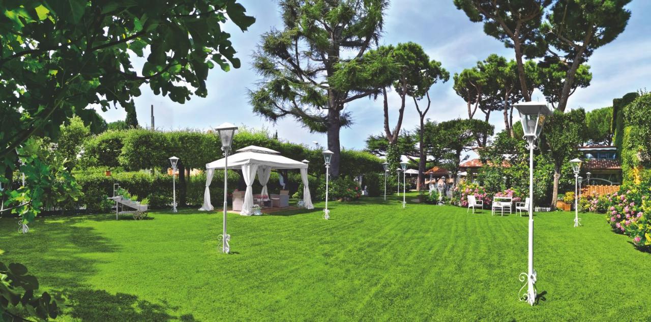Hotel La Locanda Dei Ciocca Grottaferrata Buitenkant foto