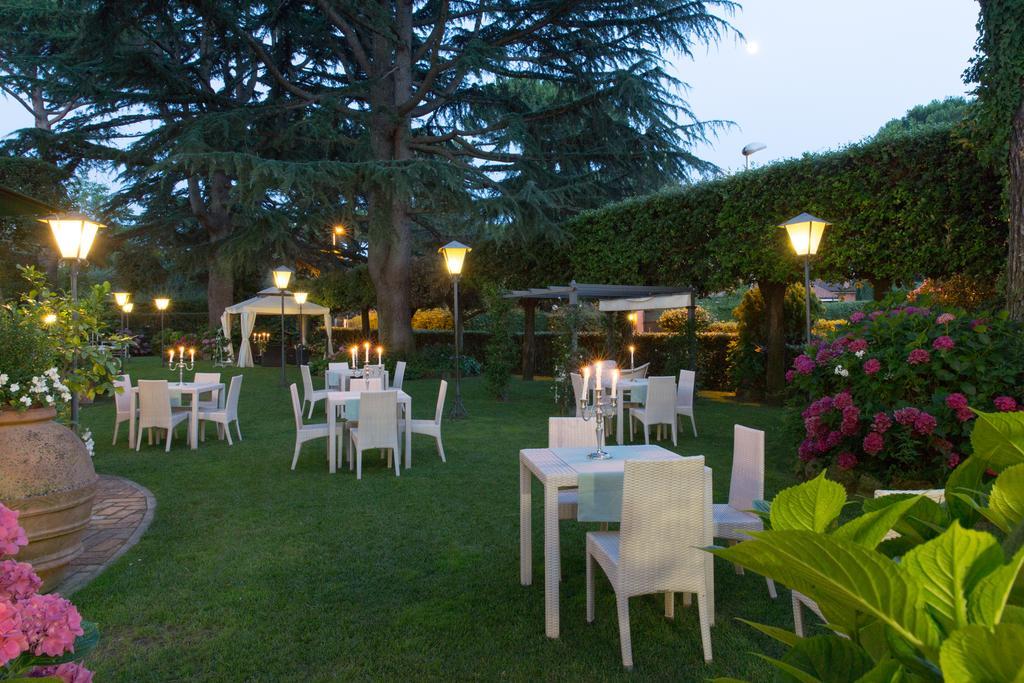 Hotel La Locanda Dei Ciocca Grottaferrata Buitenkant foto